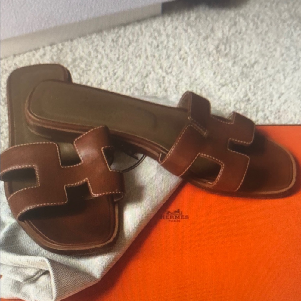 Hermès Oran Brown Slide Sandals. Authentic with box